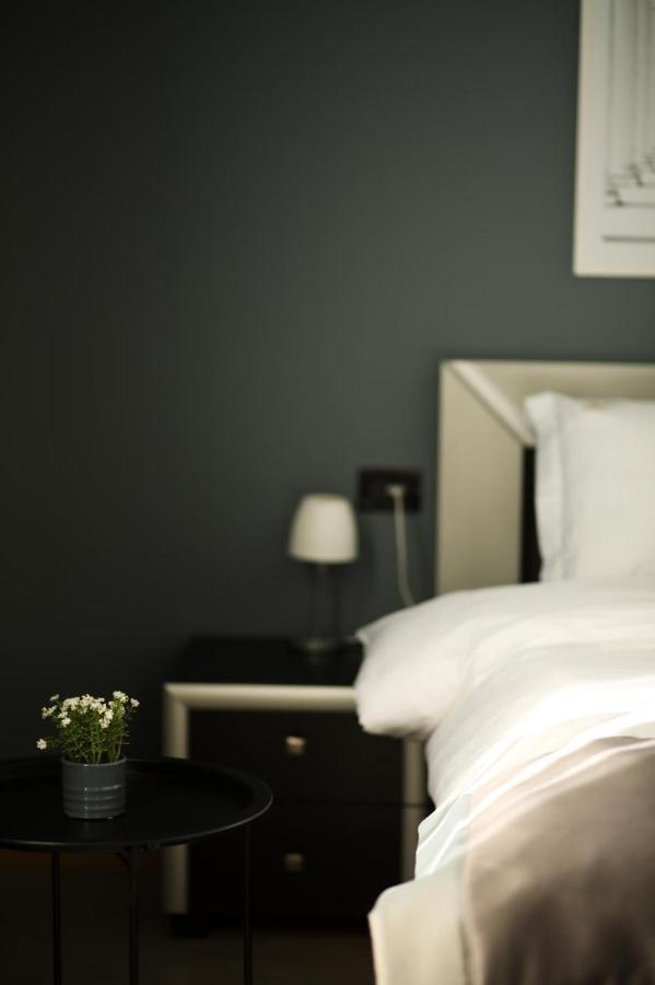 Triss Hotel Tirana Kültér fotó