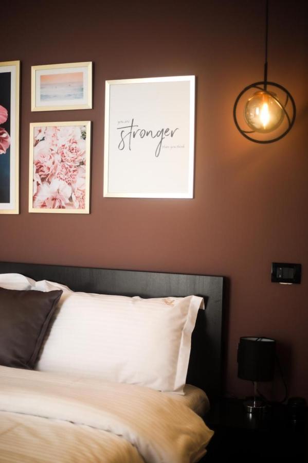 Triss Hotel Tirana Kültér fotó