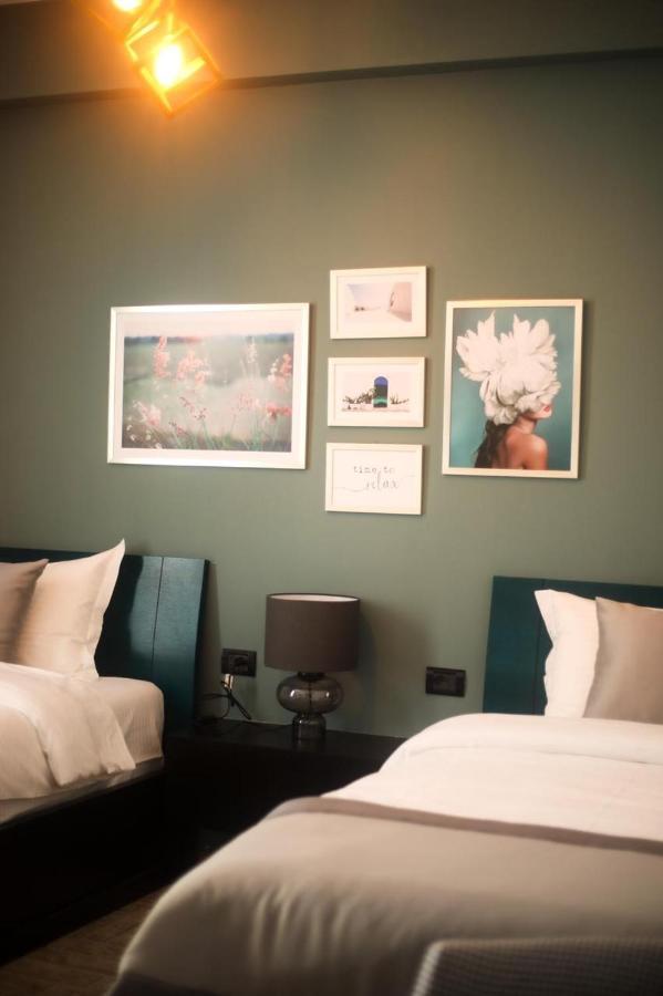 Triss Hotel Tirana Kültér fotó