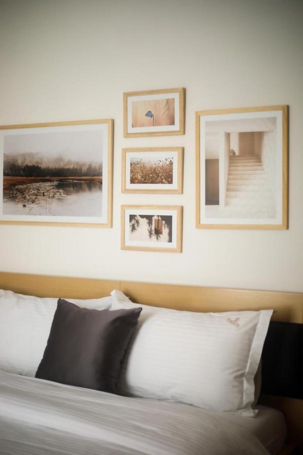 Triss Hotel Tirana Kültér fotó