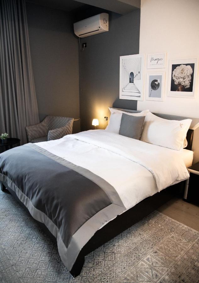 Triss Hotel Tirana Kültér fotó