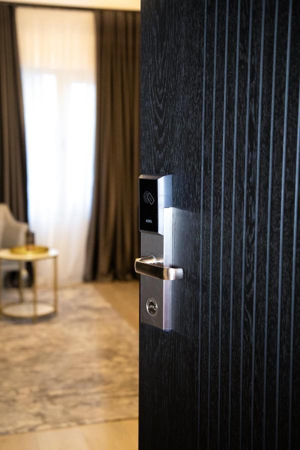 Triss Hotel Tirana Kültér fotó