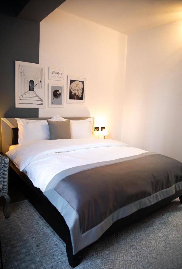 Triss Hotel Tirana Kültér fotó