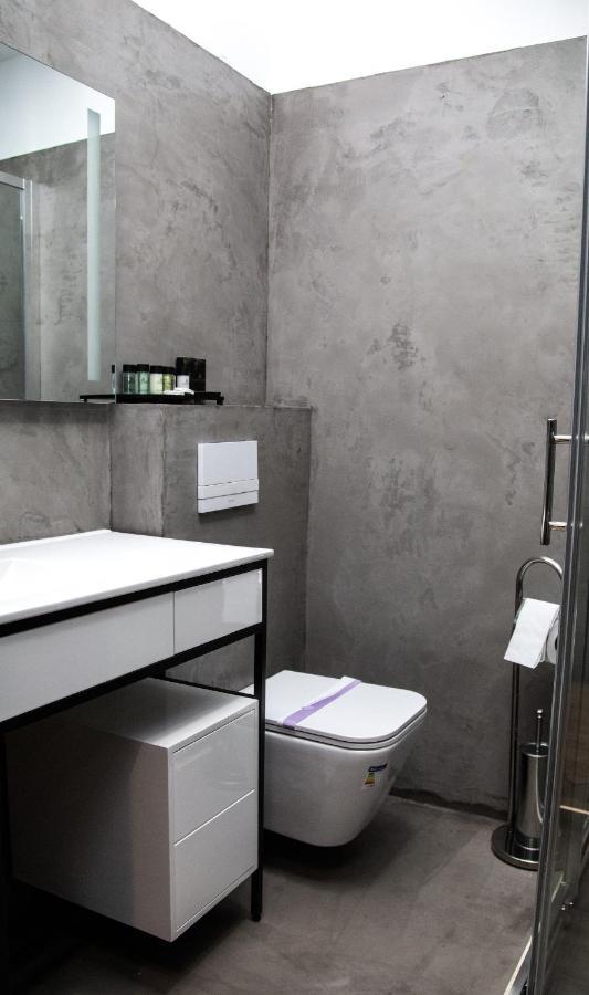 Triss Hotel Tirana Kültér fotó