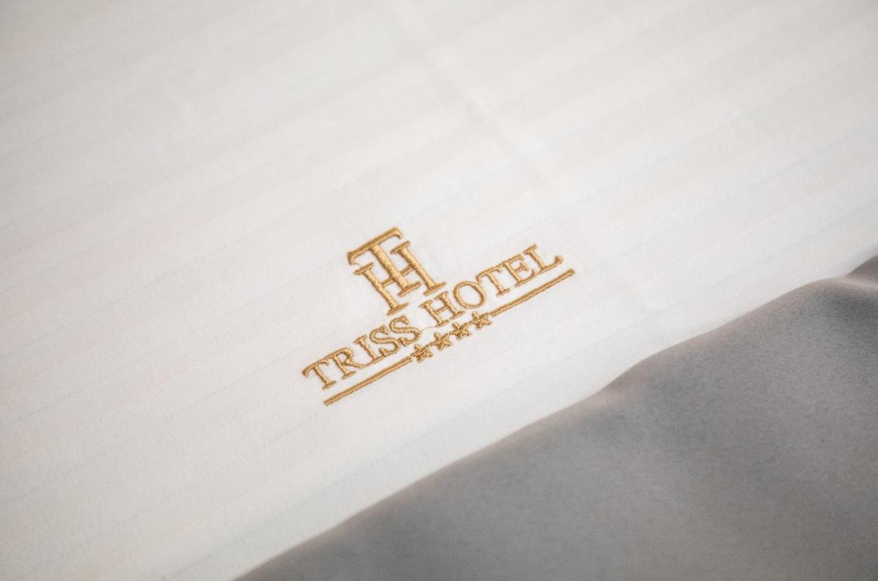 Triss Hotel Tirana Kültér fotó