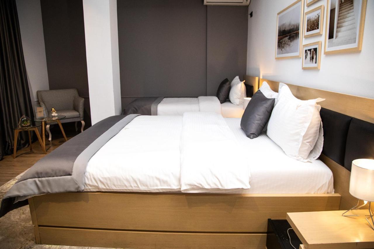 Triss Hotel Tirana Kültér fotó